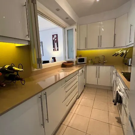 Cosy Three Bedroom In Hébergement de vacances